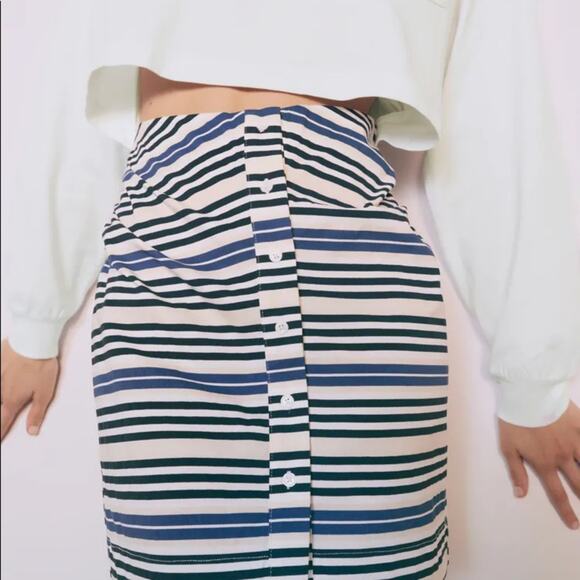 Zara CONTRAST DRESS WITH CUT-OUT DETAIL - Picture 8 of 15